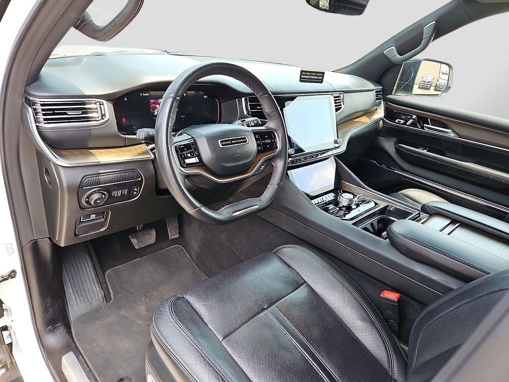2023 Jeep Grand Wagoneer Base