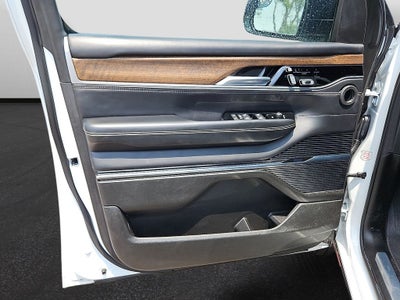 2023 Jeep Grand Wagoneer Base