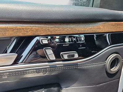 2023 Jeep Grand Wagoneer Base