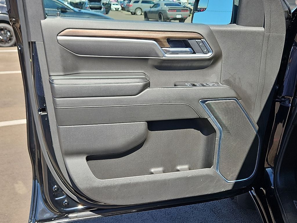 2025 Chevrolet Silverado 1500 LT LT1