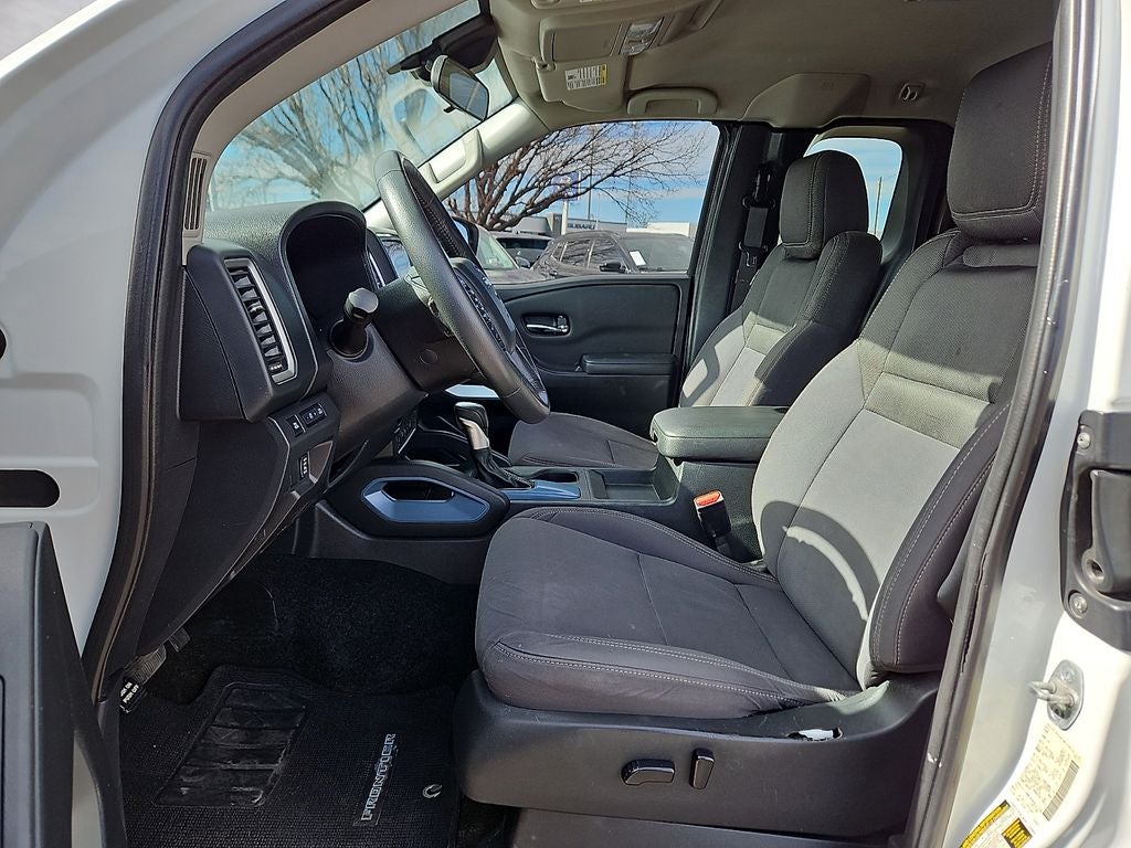 2022 Nissan Frontier SV