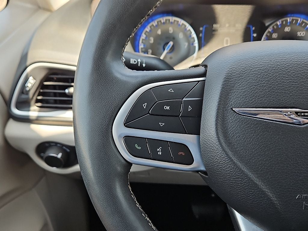 2023 Chrysler Voyager LX