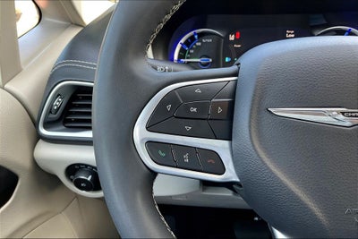 2023 Chrysler Pacifica Hybrid Touring L
