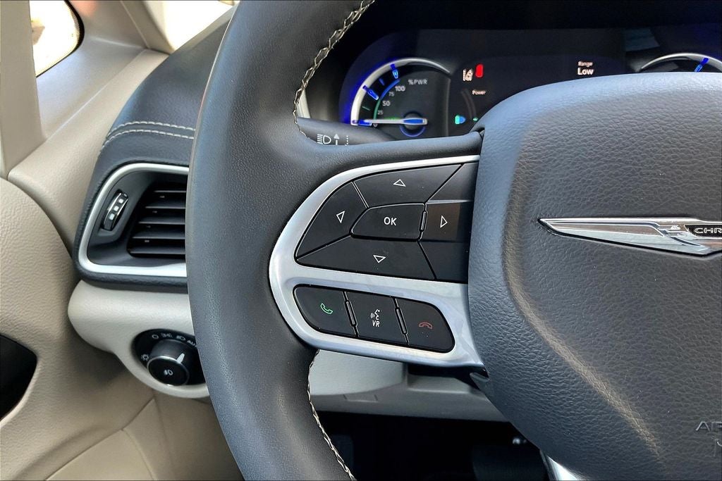 2023 Chrysler Pacifica Hybrid Touring L