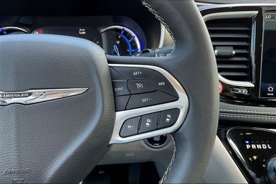2023 Chrysler Pacifica Hybrid Touring L
