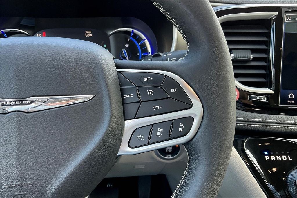 2023 Chrysler Pacifica Hybrid Touring L