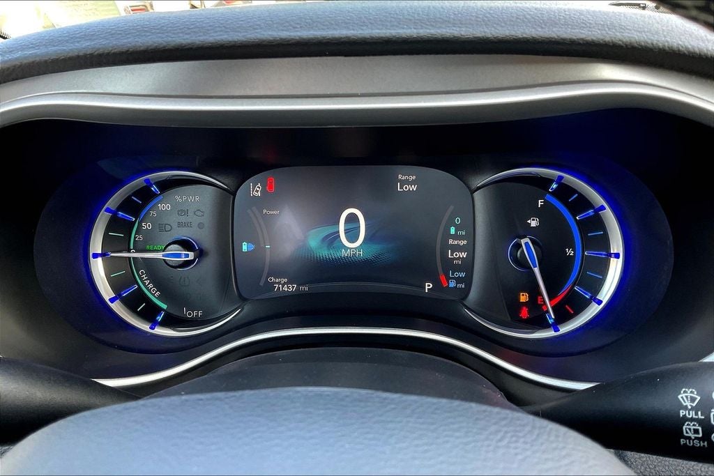 2023 Chrysler Pacifica Hybrid Touring L