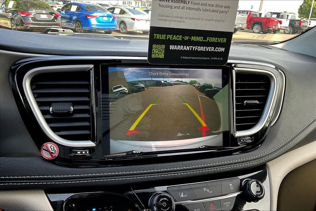 2023 Chrysler Pacifica Hybrid Touring L