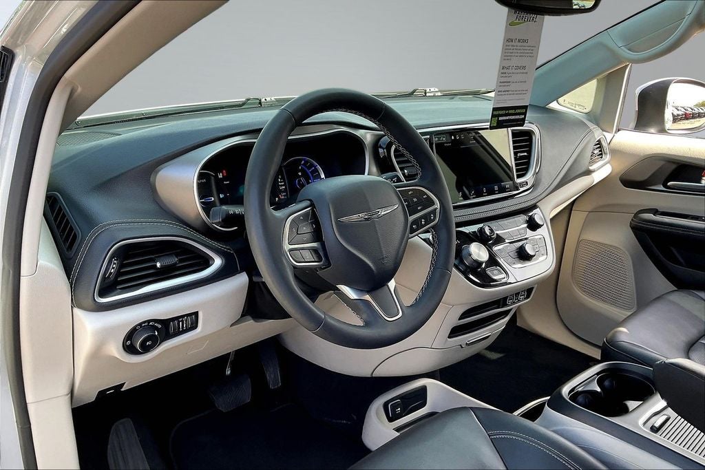 2023 Chrysler Pacifica Hybrid Touring L