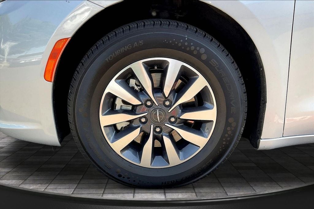 2023 Chrysler Pacifica Hybrid Touring L