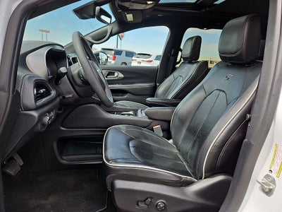 2024 Chrysler Pacifica Hybrid Select