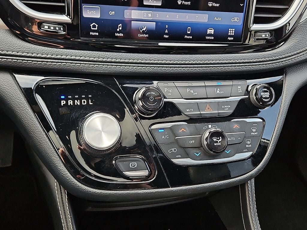 2024 Chrysler Pacifica Hybrid Select