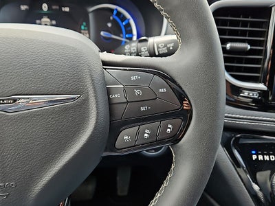 2024 Chrysler Pacifica Hybrid Select