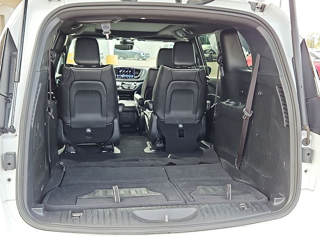 2024 Chrysler Pacifica Hybrid Select