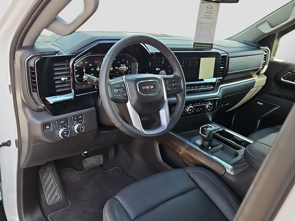 2025 GMC Sierra 1500 SLT
