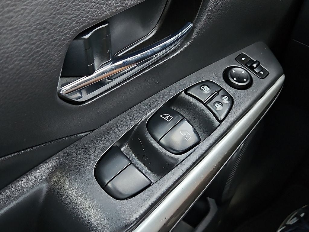 2019 Nissan Kicks SR