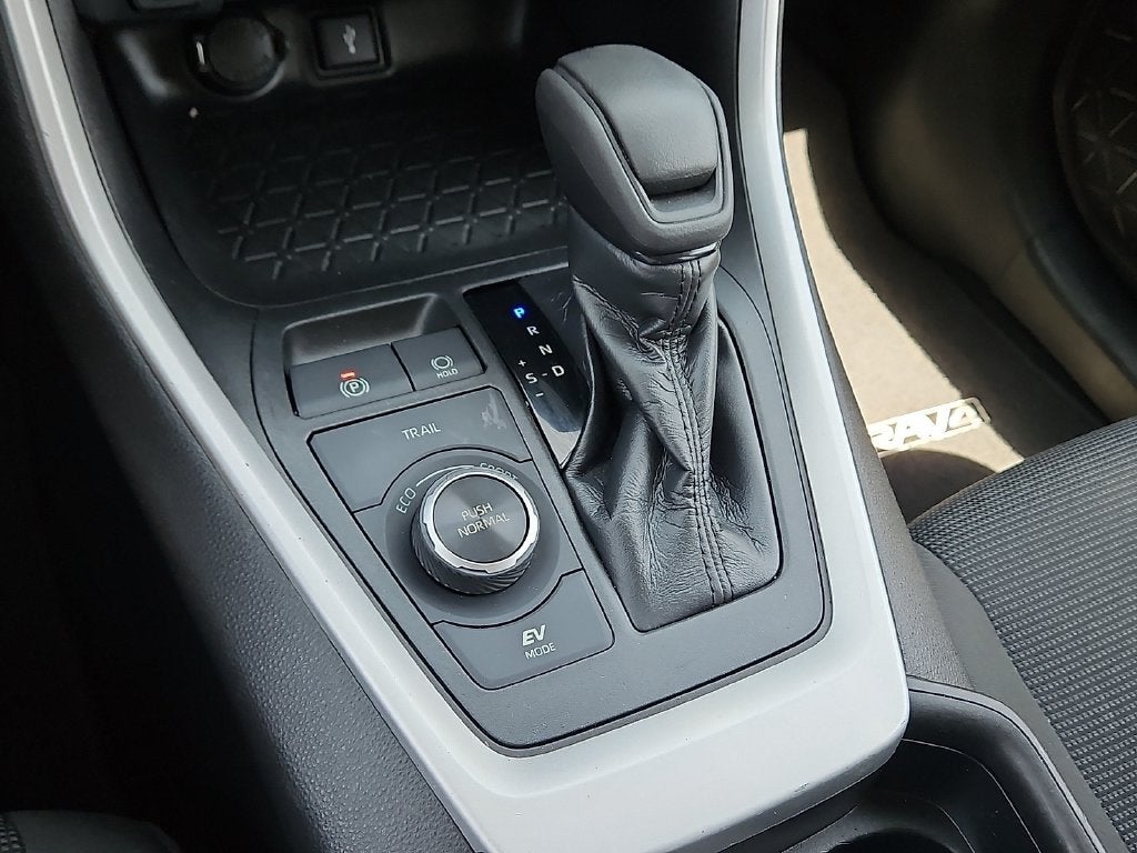 2020 Toyota RAV4 Hybrid LE