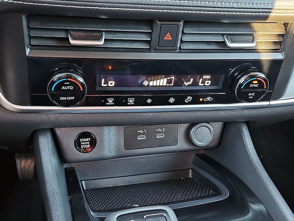 2025 Nissan Rogue SV