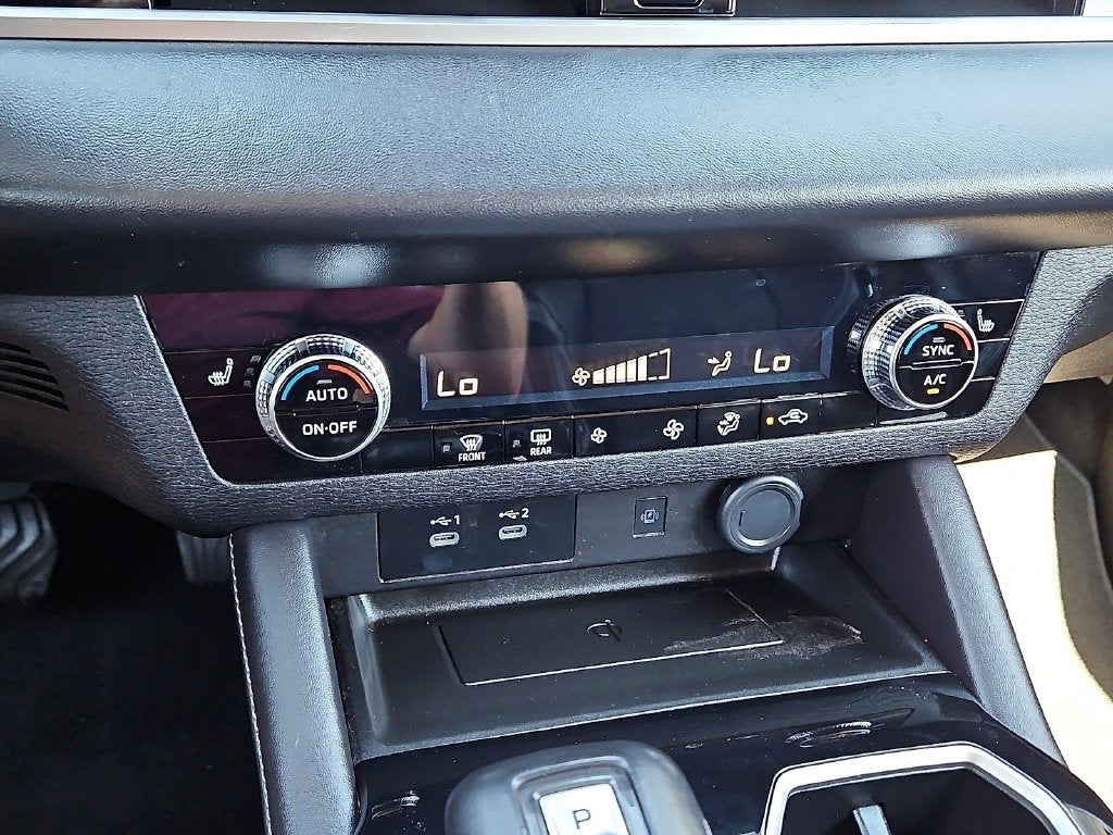 2025 Mitsubishi Outlander SE