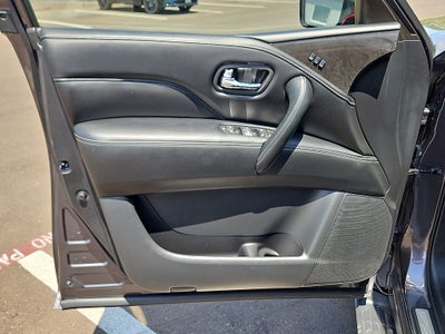 2024 INFINITI QX80 LUXE