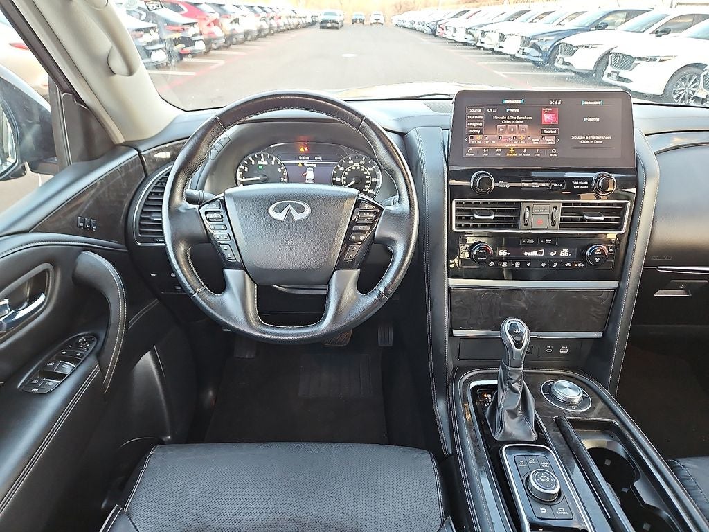 2024 INFINITI QX80 LUXE