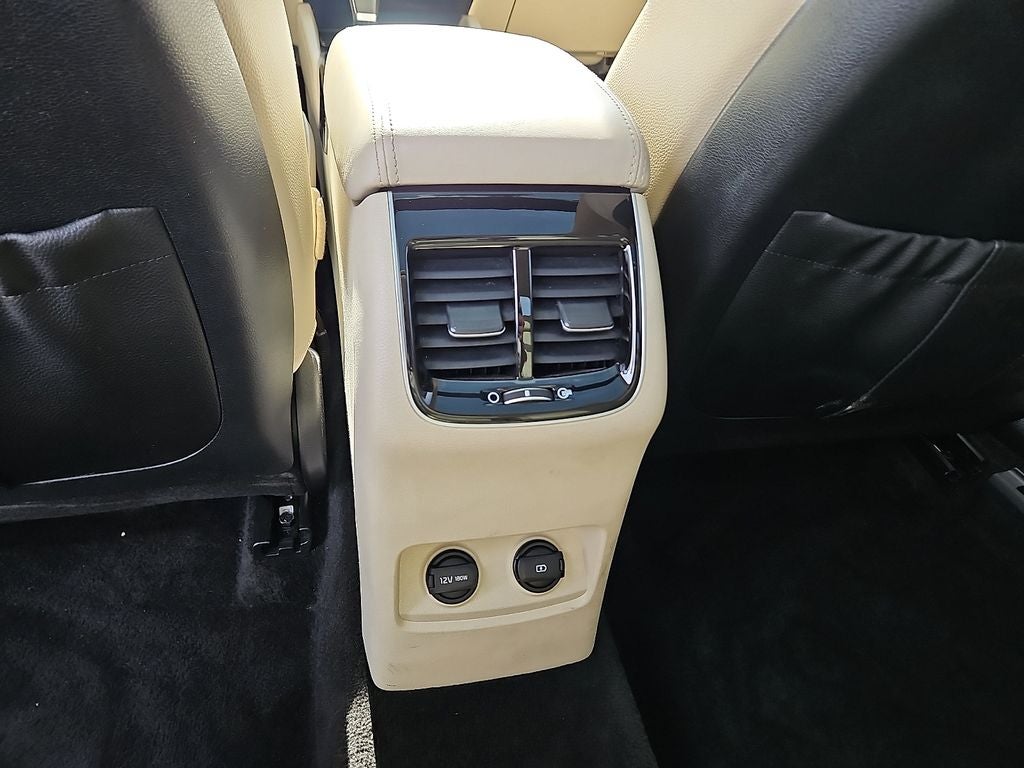 2017 Kia Cadenza Technology