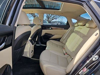 2017 Kia Cadenza Technology