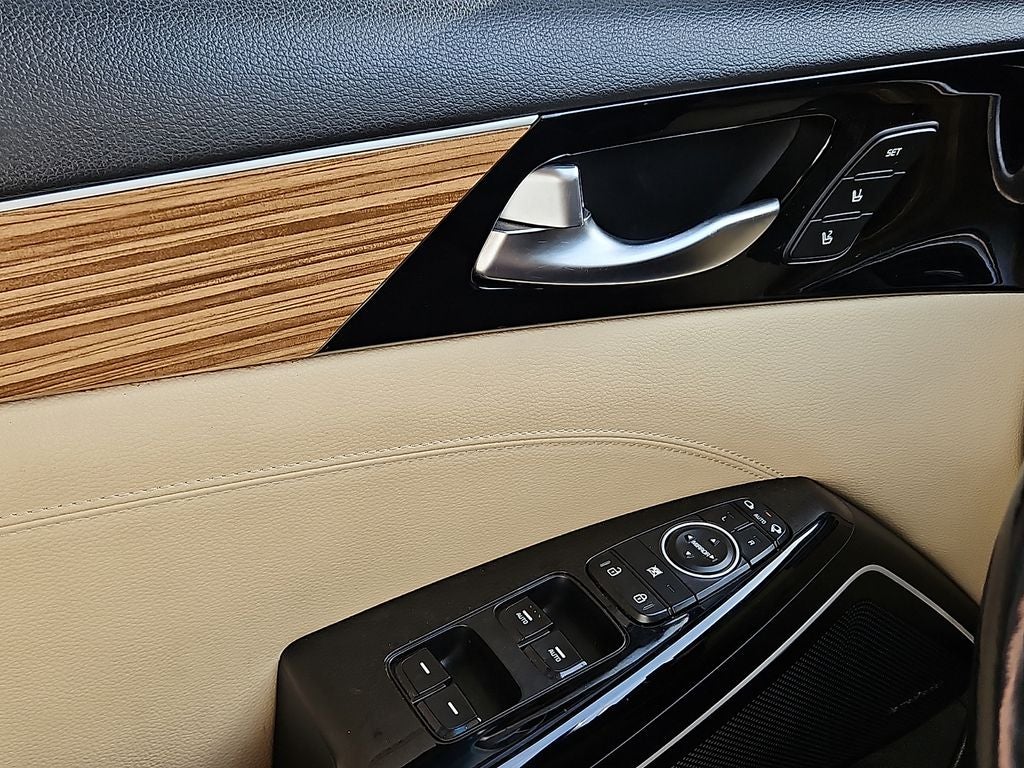 2017 Kia Cadenza Technology