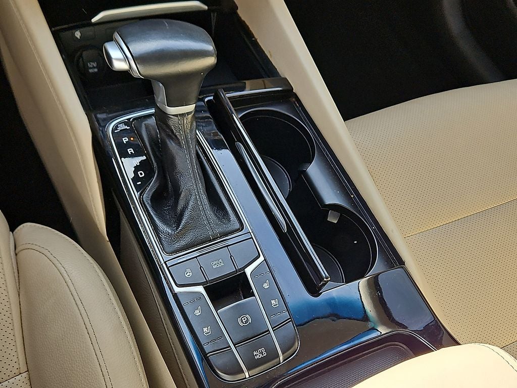 2017 Kia Cadenza Technology