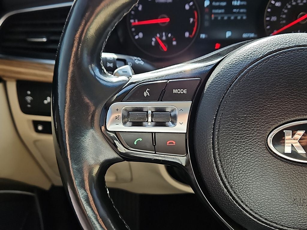2017 Kia Cadenza Technology
