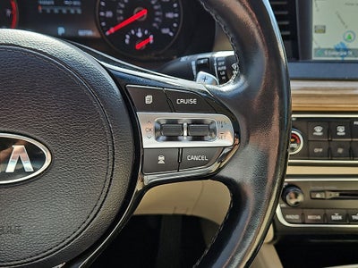 2017 Kia Cadenza Technology
