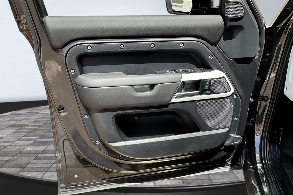2024 Land Rover Defender 110 S