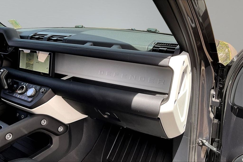 2024 Land Rover Defender 110 S