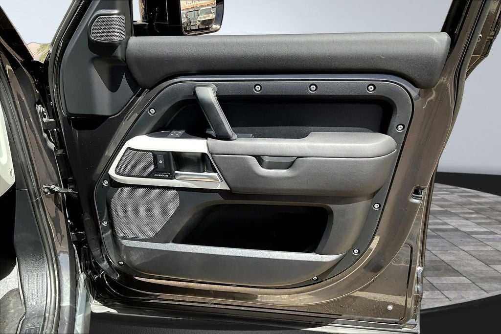 2024 Land Rover Defender 110 S