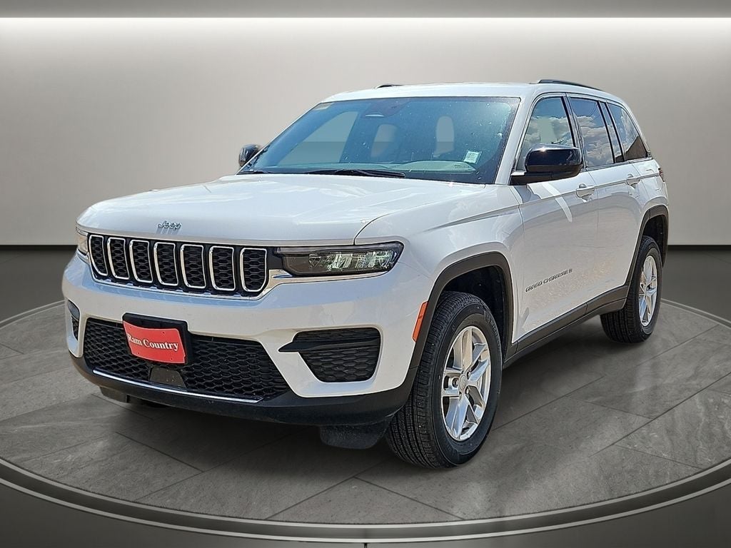 2026 Jeep Grand Cherokee Laredo