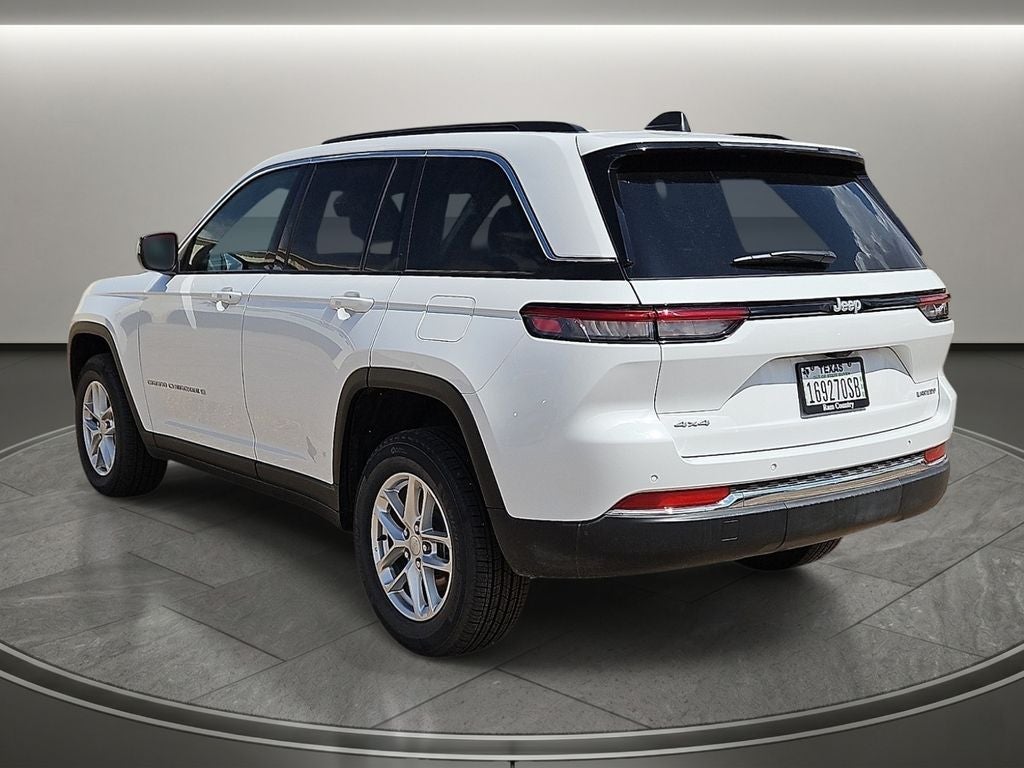 2026 Jeep Grand Cherokee Laredo