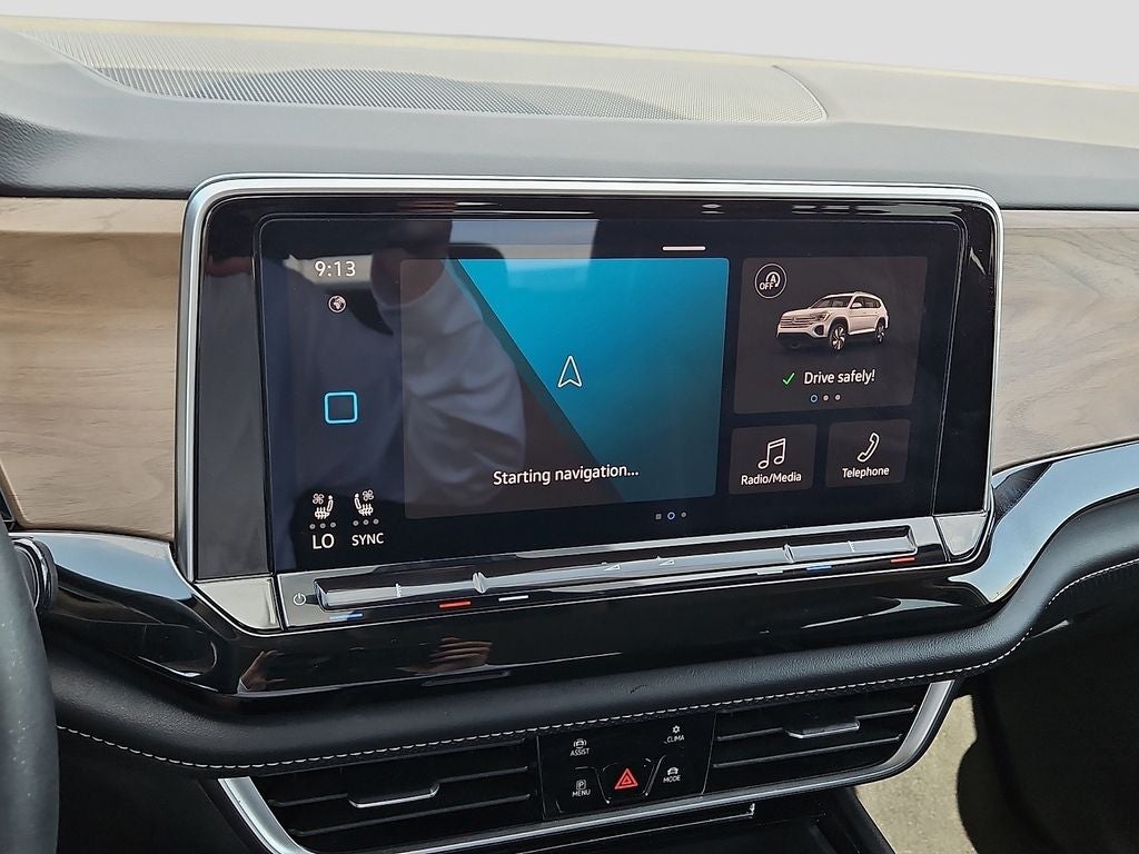 2025 Volkswagen Atlas 2.0T SE w/Technology