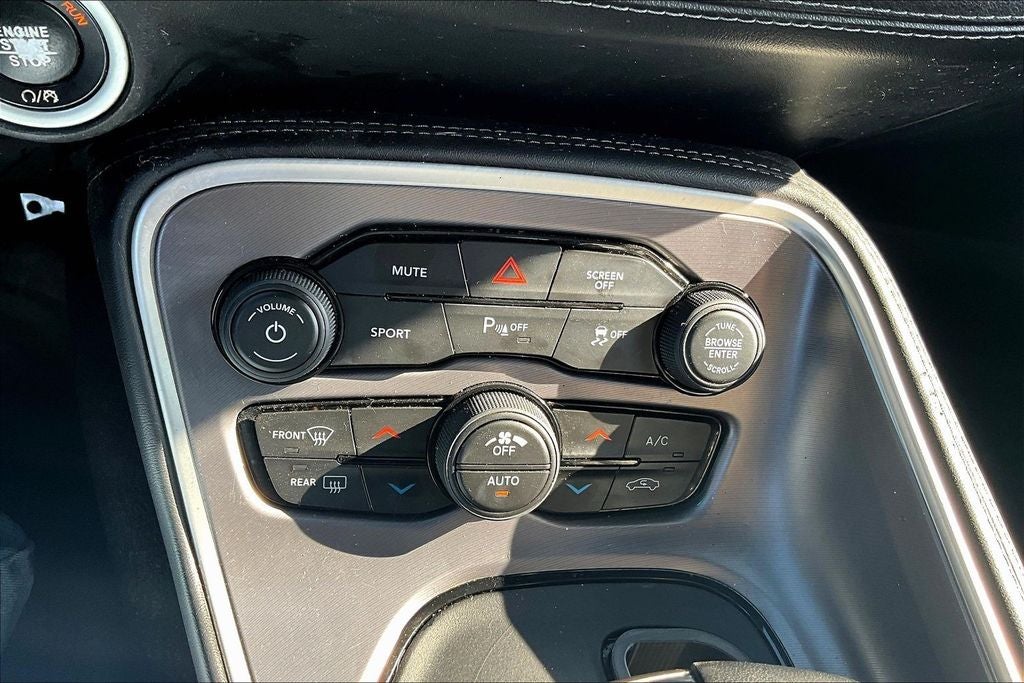 2021 Dodge Challenger SXT