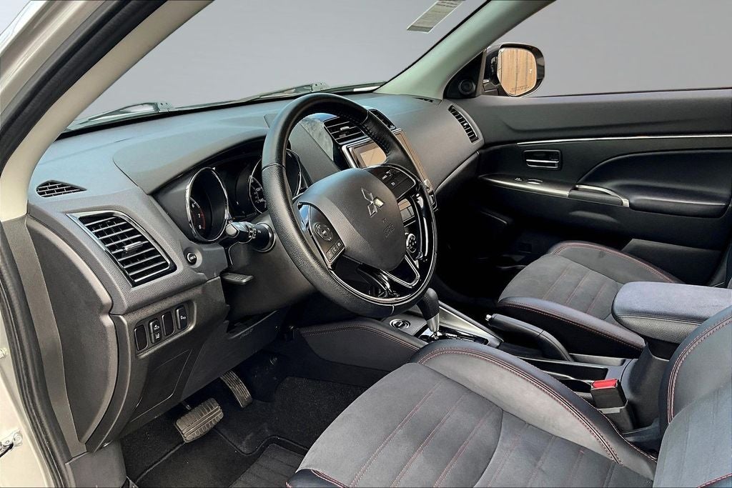 2025 Mitsubishi Outlander Sport 2.0 SE