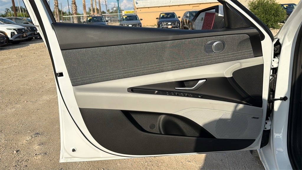 2025 Hyundai Elantra Hybrid Limited