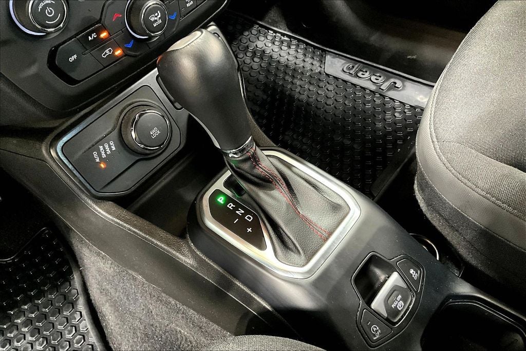 2023 Jeep Renegade Latitude RED EDITION 4X4