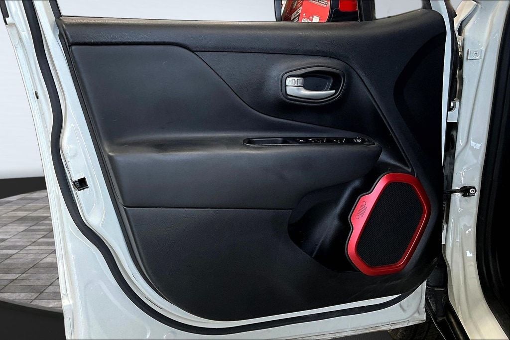 2023 Jeep Renegade Latitude RED EDITION 4X4