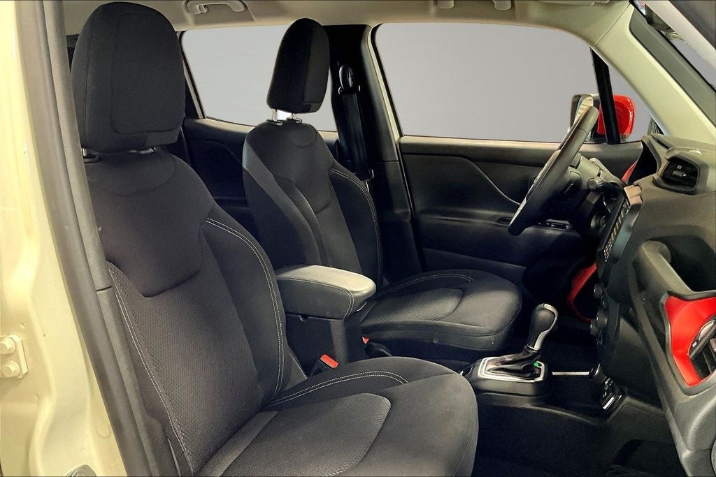 2023 Jeep Renegade Latitude RED EDITION 4X4