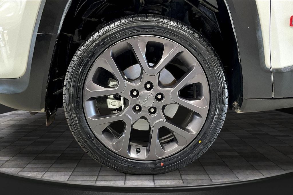 2023 Jeep Renegade Latitude RED EDITION 4X4