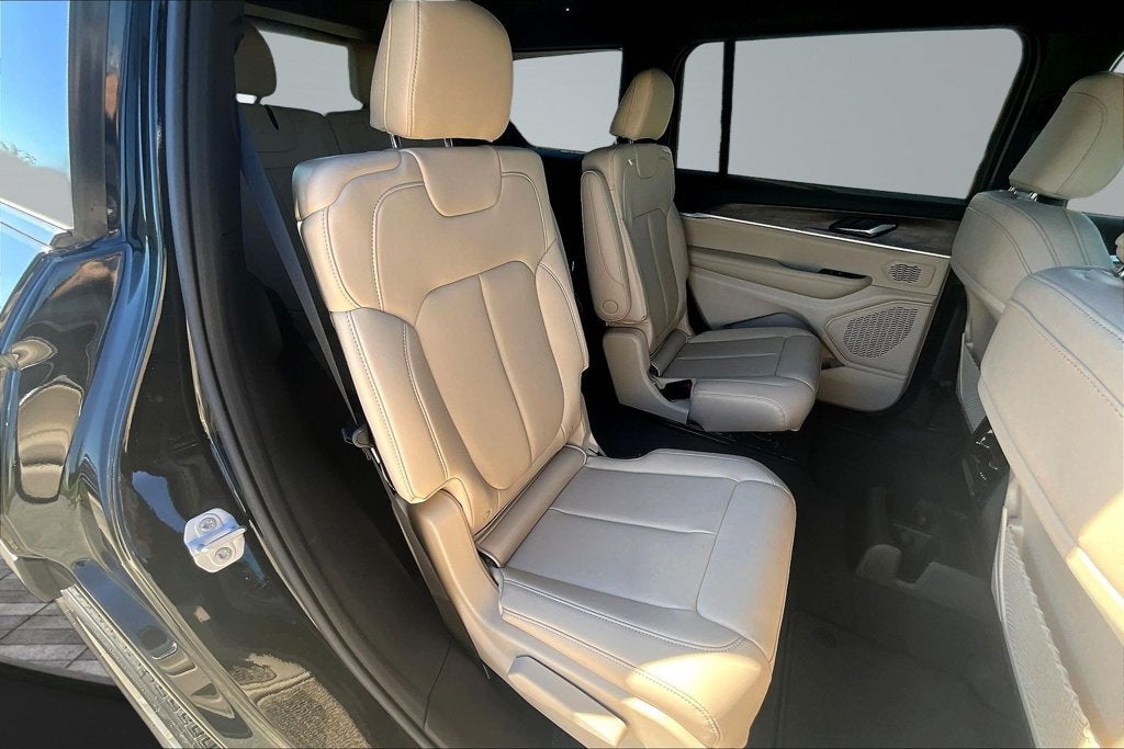 2027 Jeep Grand Cherokee L Limited