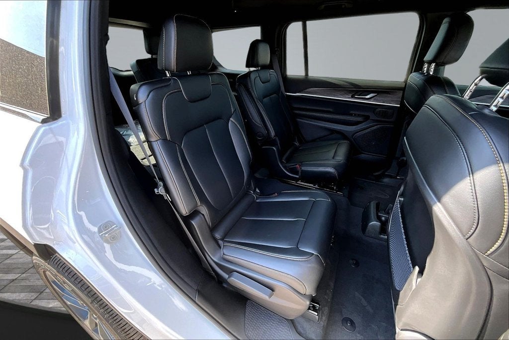 2026 Jeep Grand Cherokee L 85th Anniversary Edition