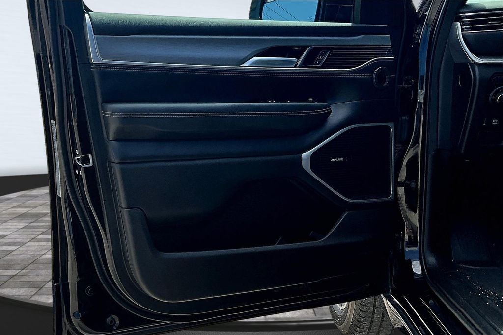 2025 Jeep Wagoneer L Series II