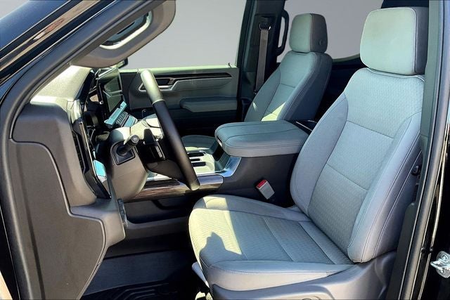2025 Chevrolet Silverado 1500 LT LT1