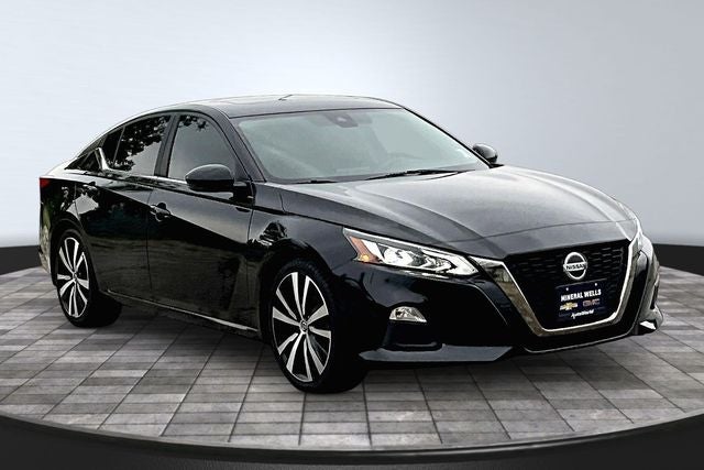 2022 Nissan Altima 2.0 SR