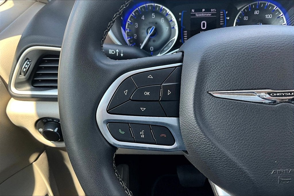 2023 Chrysler Voyager LX